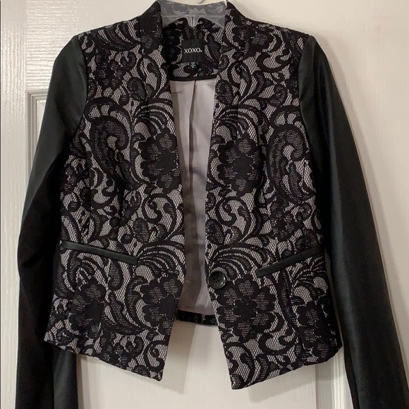 Blazer - Picture 2 of 5